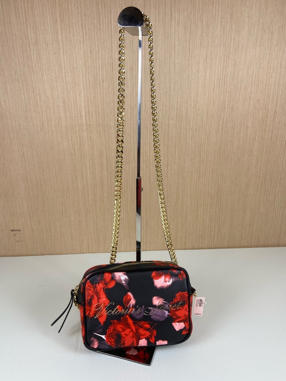 Victoria’s Secret NWT Floral Camera Crossbody Bag Red Rose Print Gold Chain